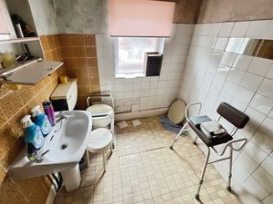 Wc- click for photo gallery